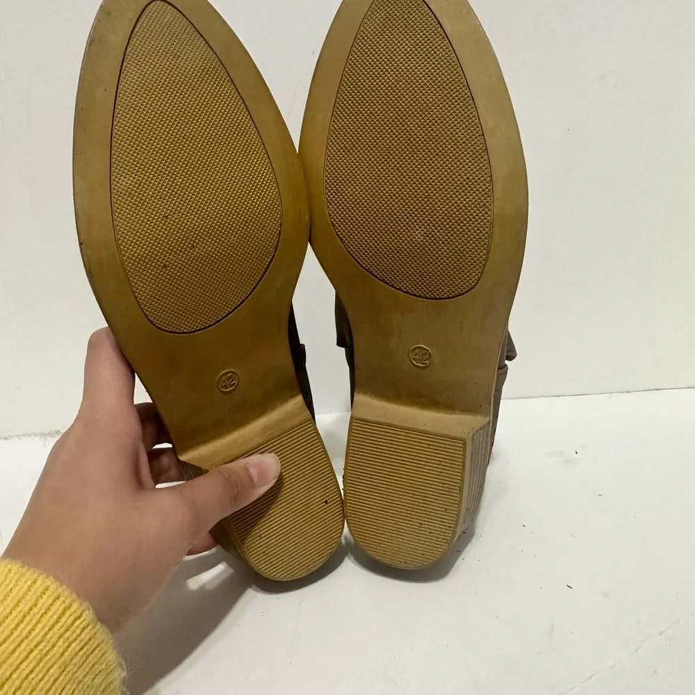 Women’s Brown Slip-On Shoes Flat Boots